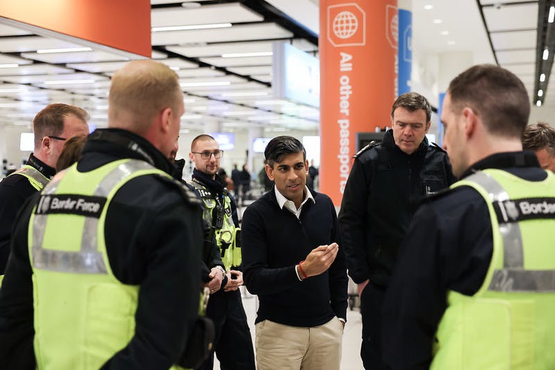 Rishi Sunak with border force officials